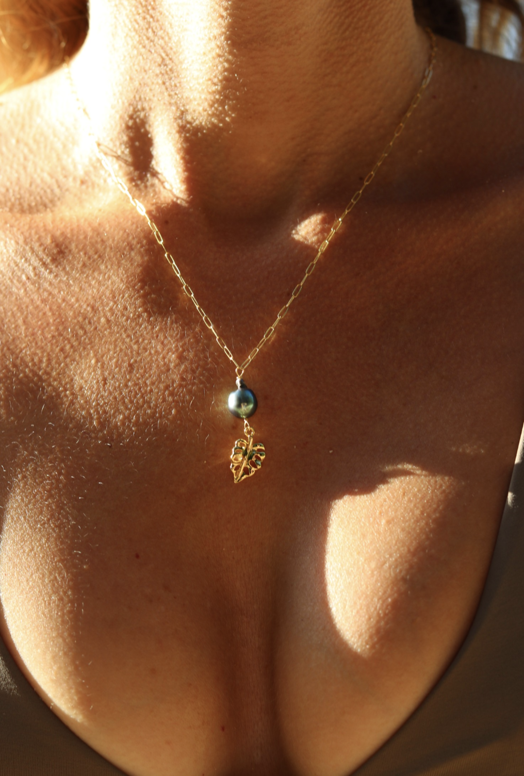Monstera Leaf & Pearl Necklace