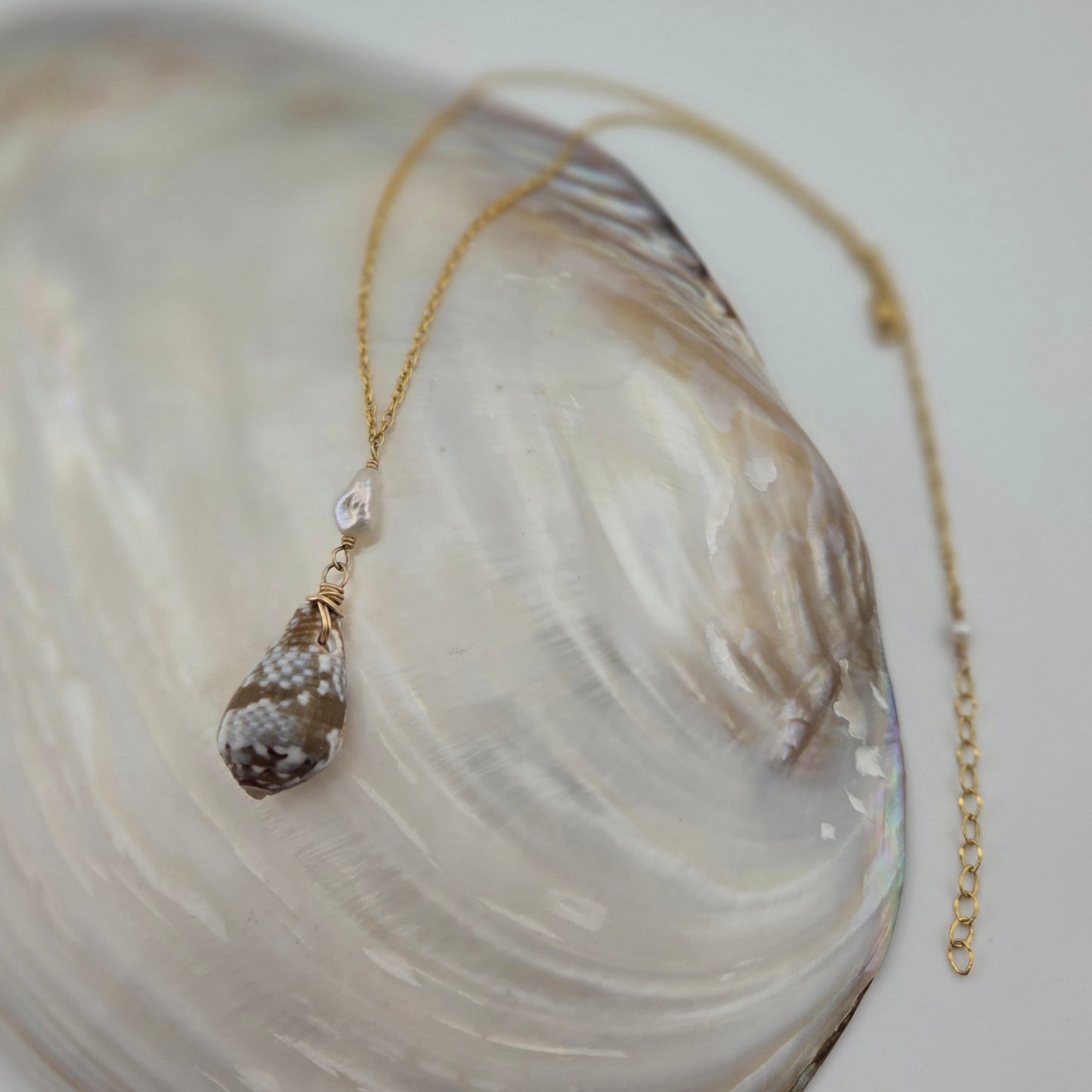 Cat Cone Shell Necklace with Keshi Pearl