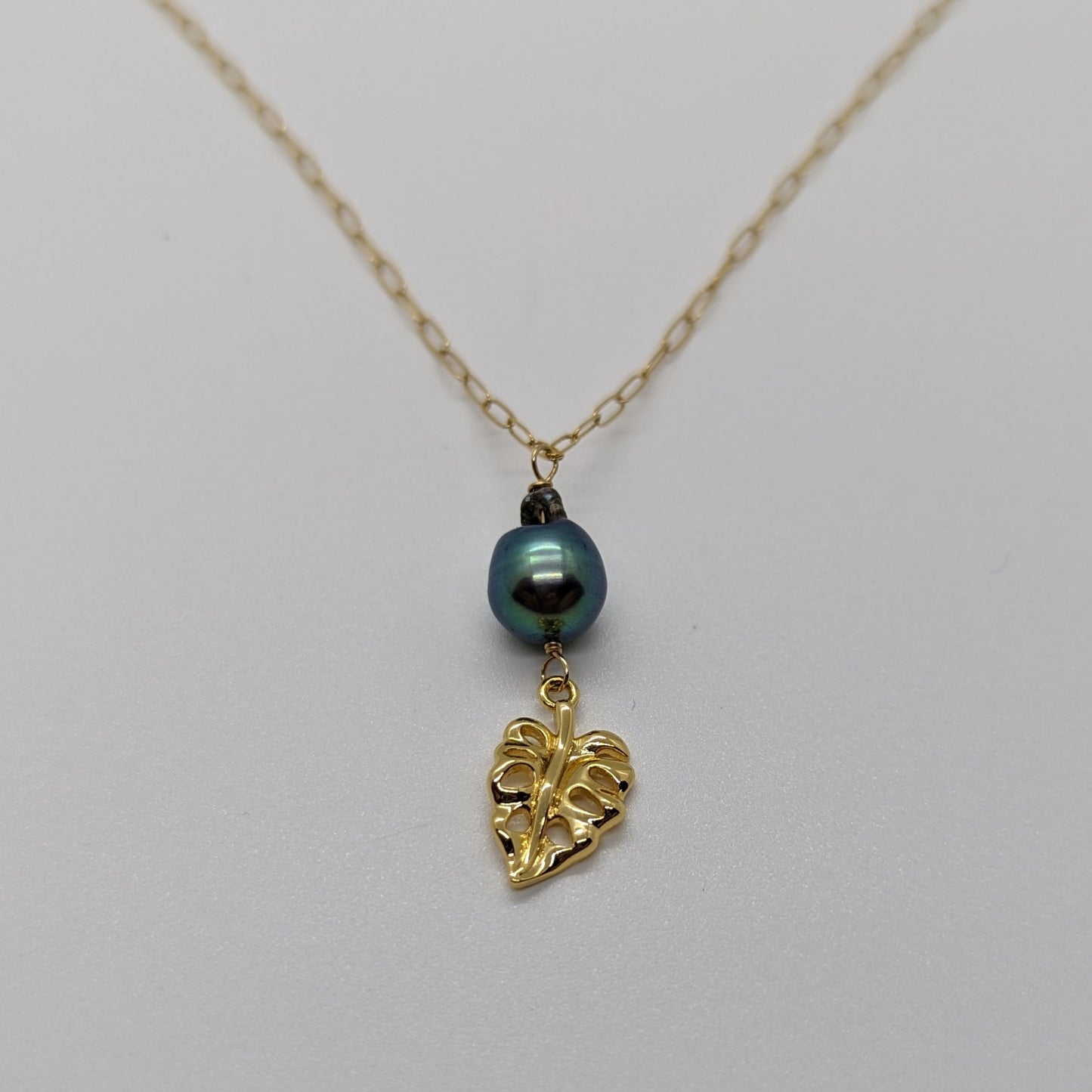 Monstera Leaf & Pearl Necklace