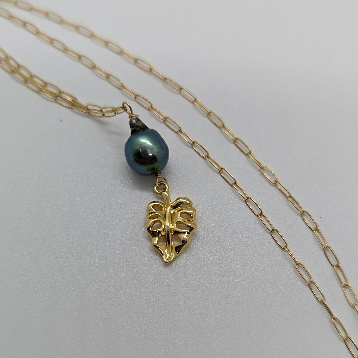 Monstera Leaf & Pearl Necklace