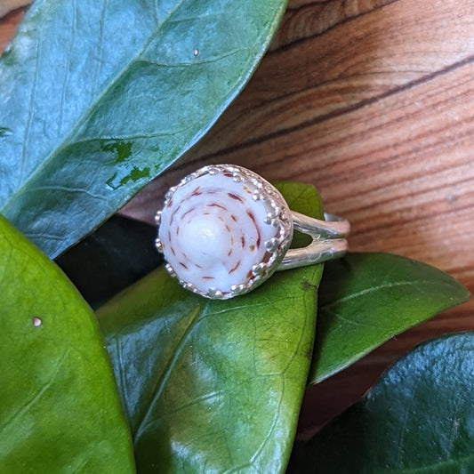 White & Brown Swirl Puka Ring