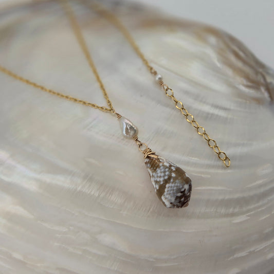 Cat Cone Shell Necklace with Keshi Pearl