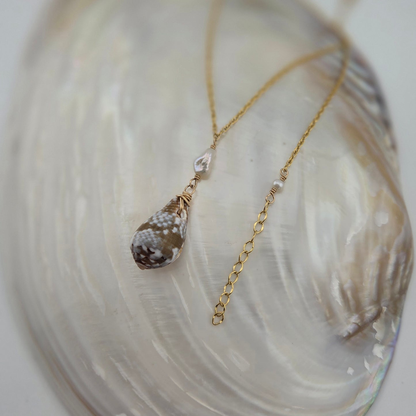 Cat Cone Shell Necklace with Keshi Pearl